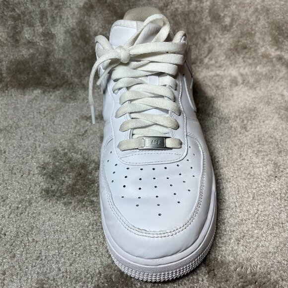 Nike Air Force 1 Low White Sneakers Size‎ 10 Mens Classic Casual Shoes - Picture 10 of 11
